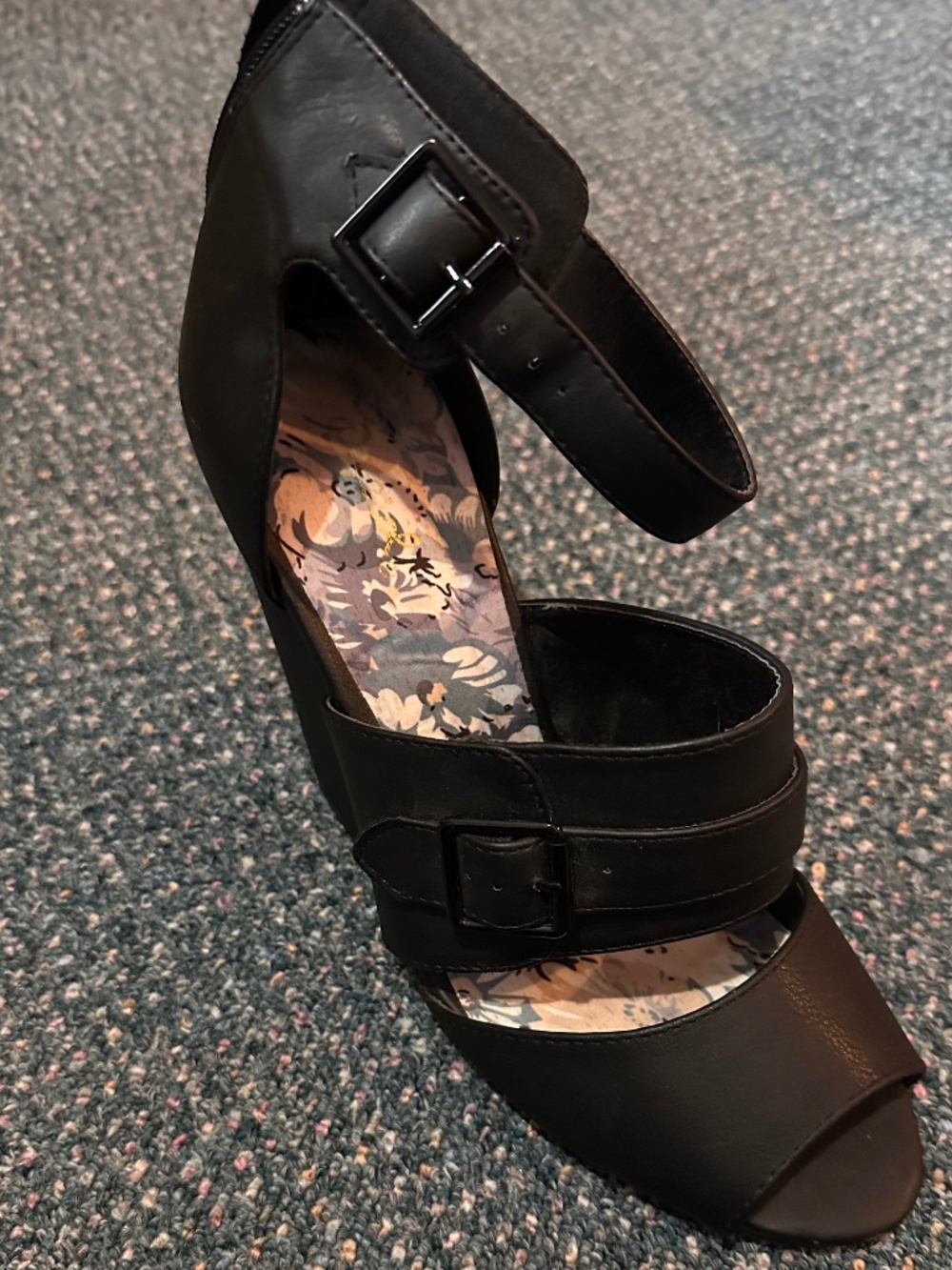 Size 8 Black chunky high heels